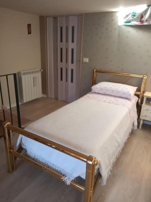 Loft Sotto Il Vulcano, Con Posto Auto Privato Zafferana Etnea Exterior photo