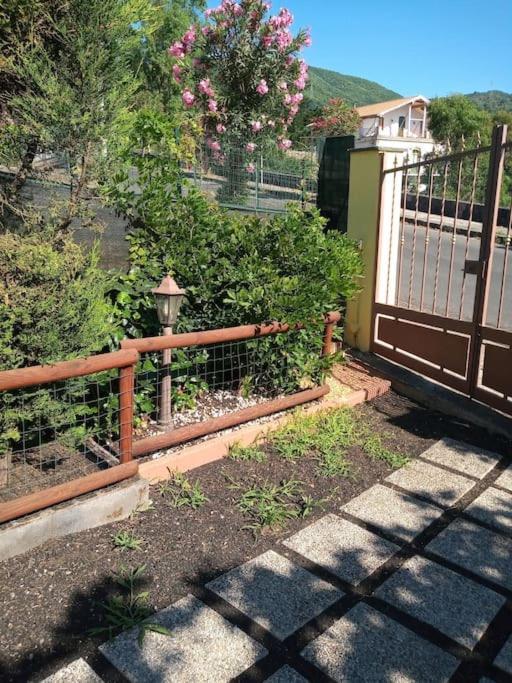 Loft Sotto Il Vulcano, Con Posto Auto Privato Zafferana Etnea Exterior photo