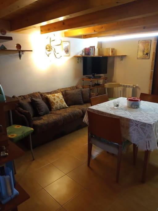 Loft Sotto Il Vulcano, Con Posto Auto Privato Zafferana Etnea Exterior photo
